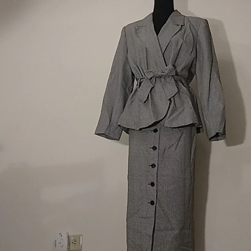 Moda Spiegel 2pc Houndstooth Suit NWOT